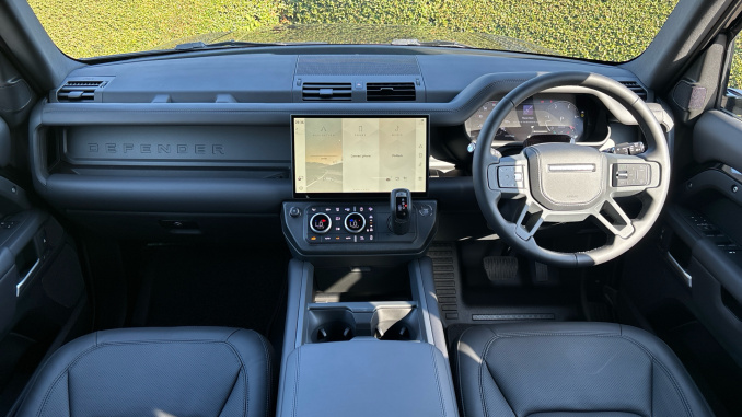 Land Rover Defender 3.0 D350 X-Dynamic HSE 110 5dr Auto Diesel Estate - Image 9